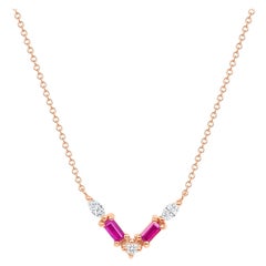 Halskette mit Baguette-Anhänger, 14 Karat Roségold Chevron Diamant & rosa Saphir