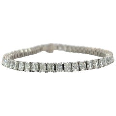 Bracelet tennis en platine avec diamants taille radiant (12.09 carats VVS) par Arnav