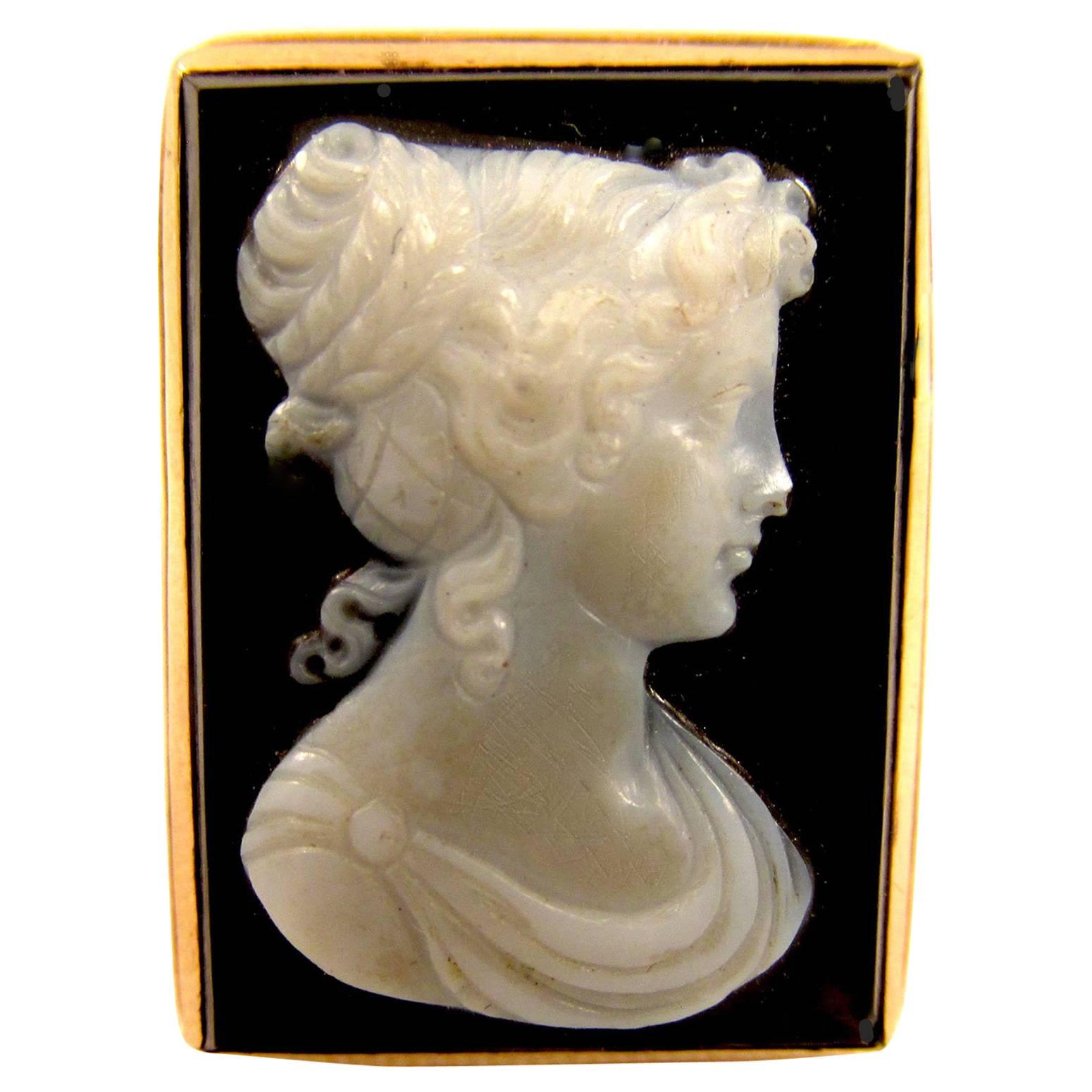 1900s Antique Onyx Cameo Gold Ring