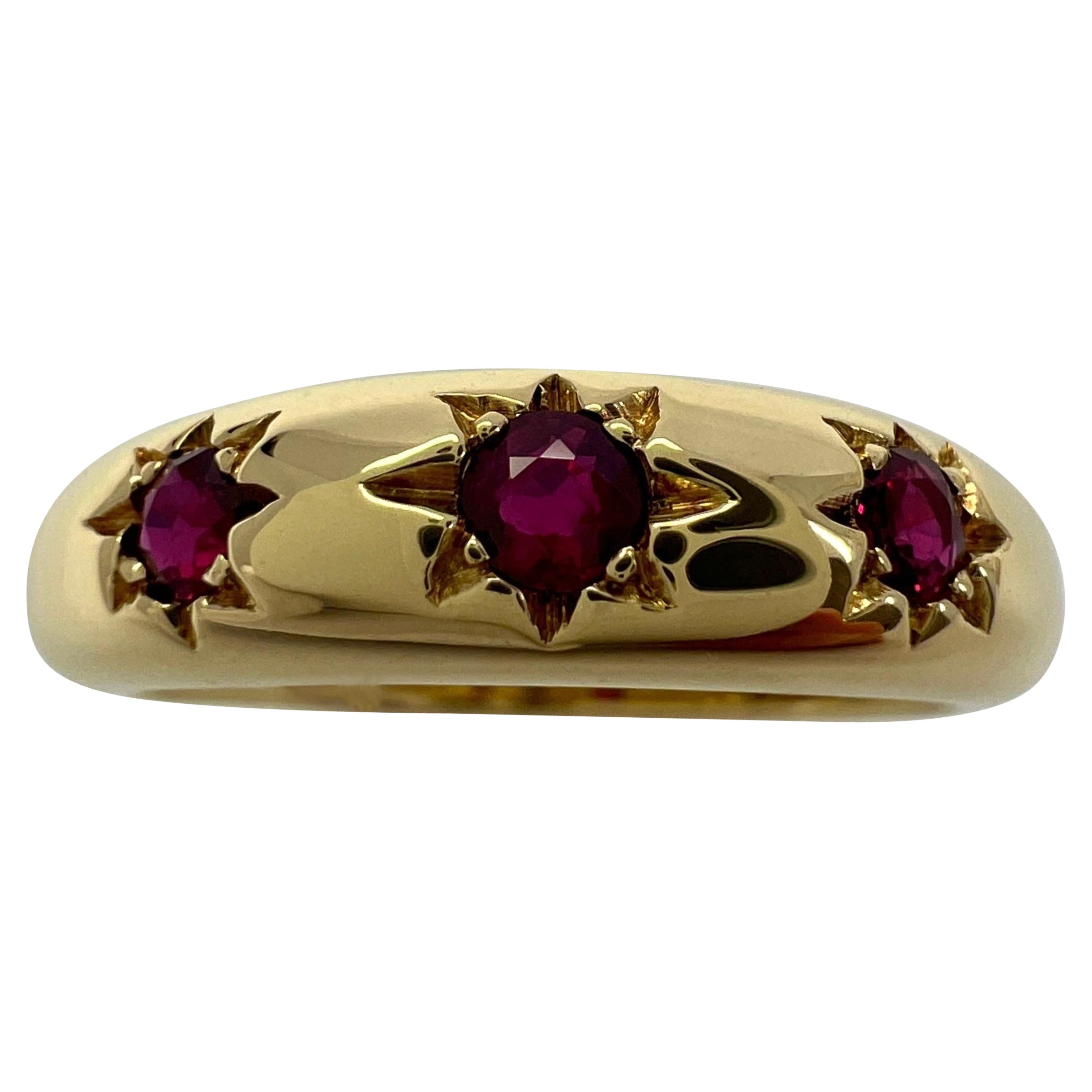 Rare Vintage Van Cleef & Arpels Star Set Ruby 18k Yellow Gold Three Stone Ring For Sale