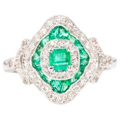 Contemporary Emerald & Diamond Art Deco-Inspired 18 Carat White Gold Ring