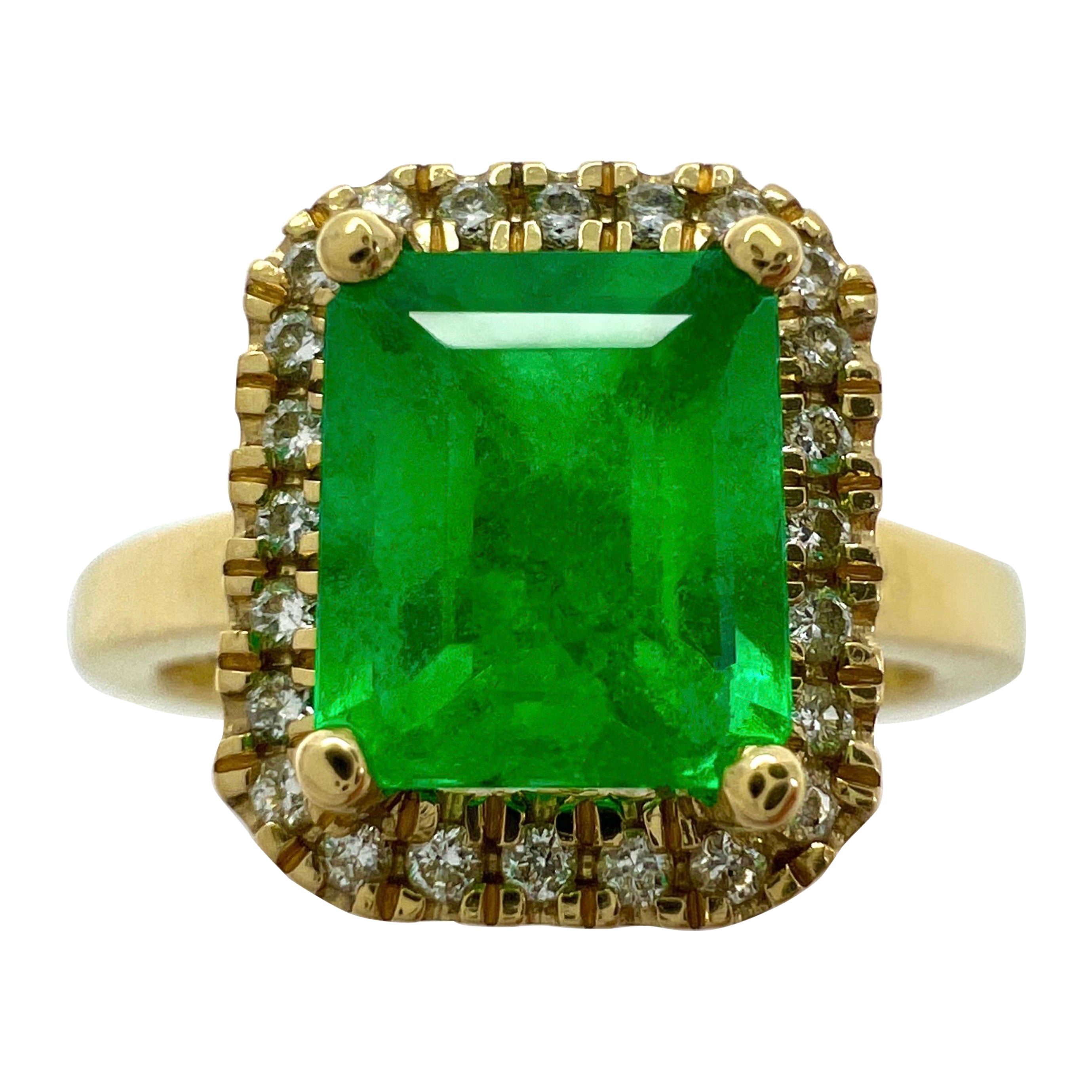 GIA Certified 1.55ct Colombian Emerald Diamond 18k Yellow Gold Cluster Halo Ring For Sale