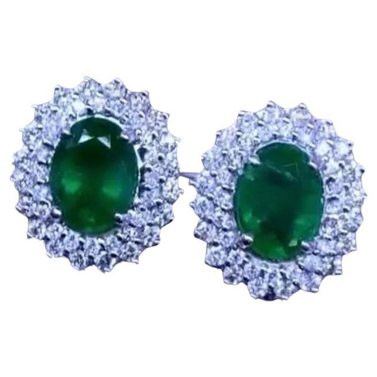 AIG Certified 2.50 Ct Zambian Emeralds   Diamonds 18K Gold Earrings