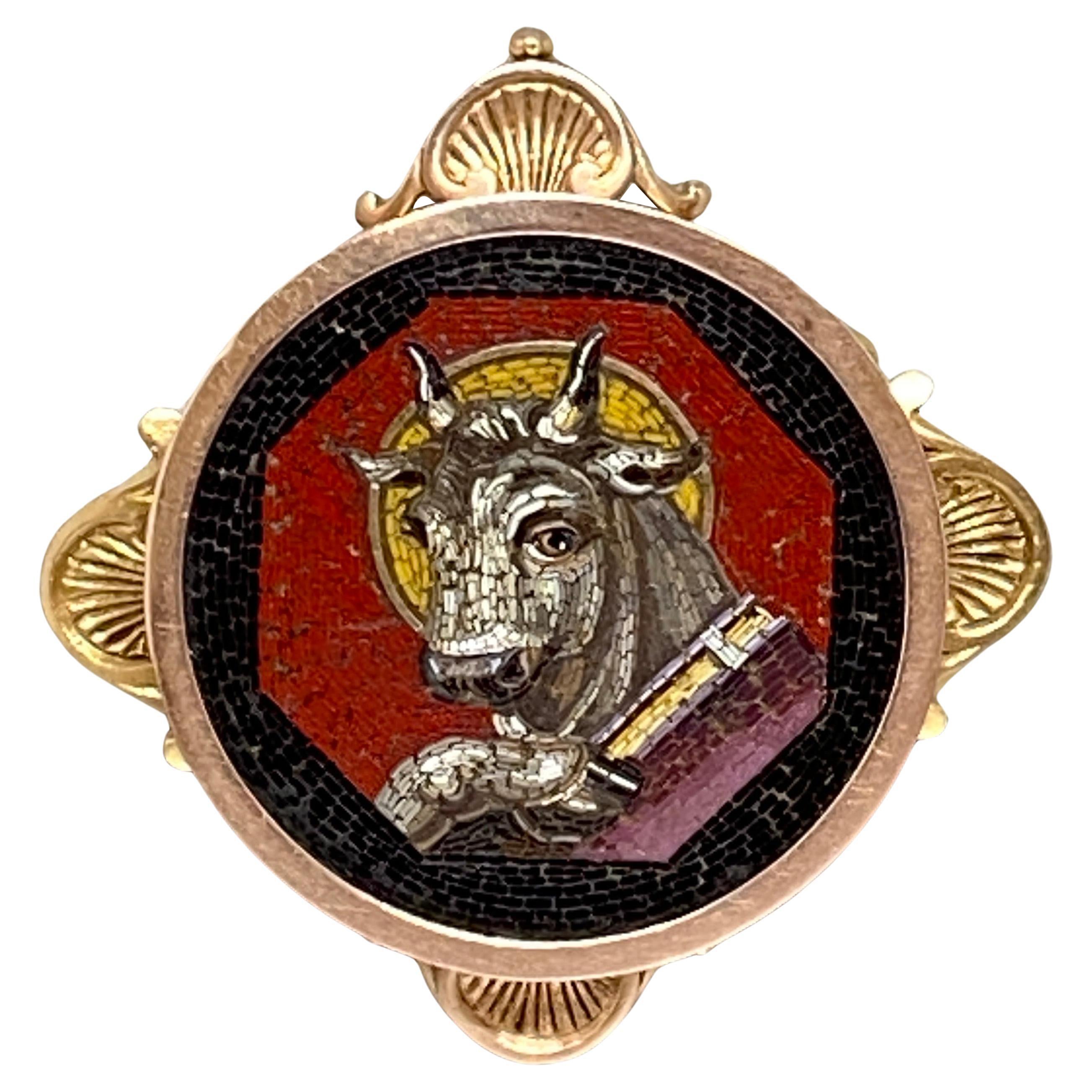 Broche victorienne ancienne MICRO MOSAIC St Luke The Bull, Taurus en or 18 carats
