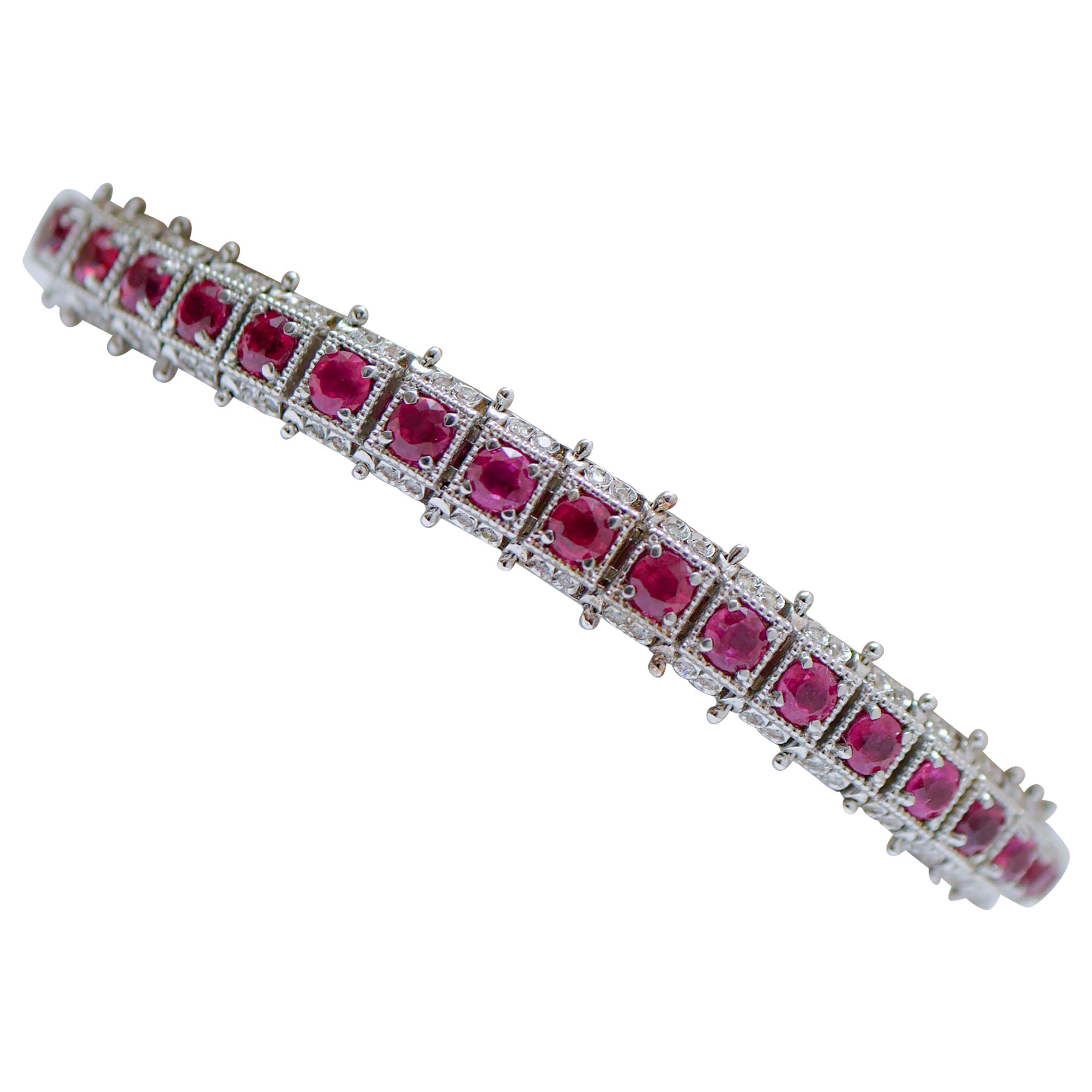 Armband aus Rubinen, Diamanten, Roségold und Silber. im Angebot