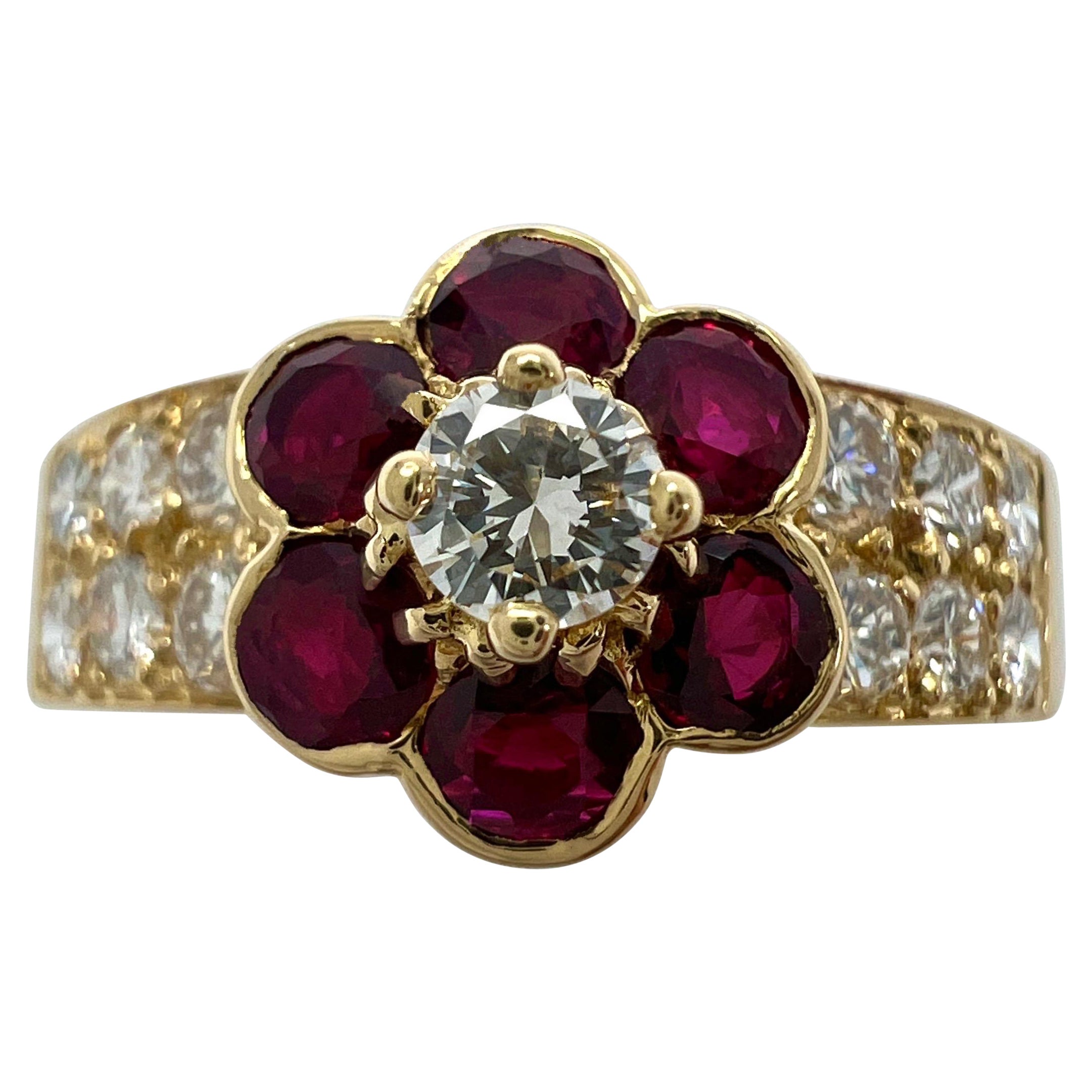 Seltener Vintage Van Cleef & Arpels Vivid Red Ruby & Diamond Fleurette Flower Ring