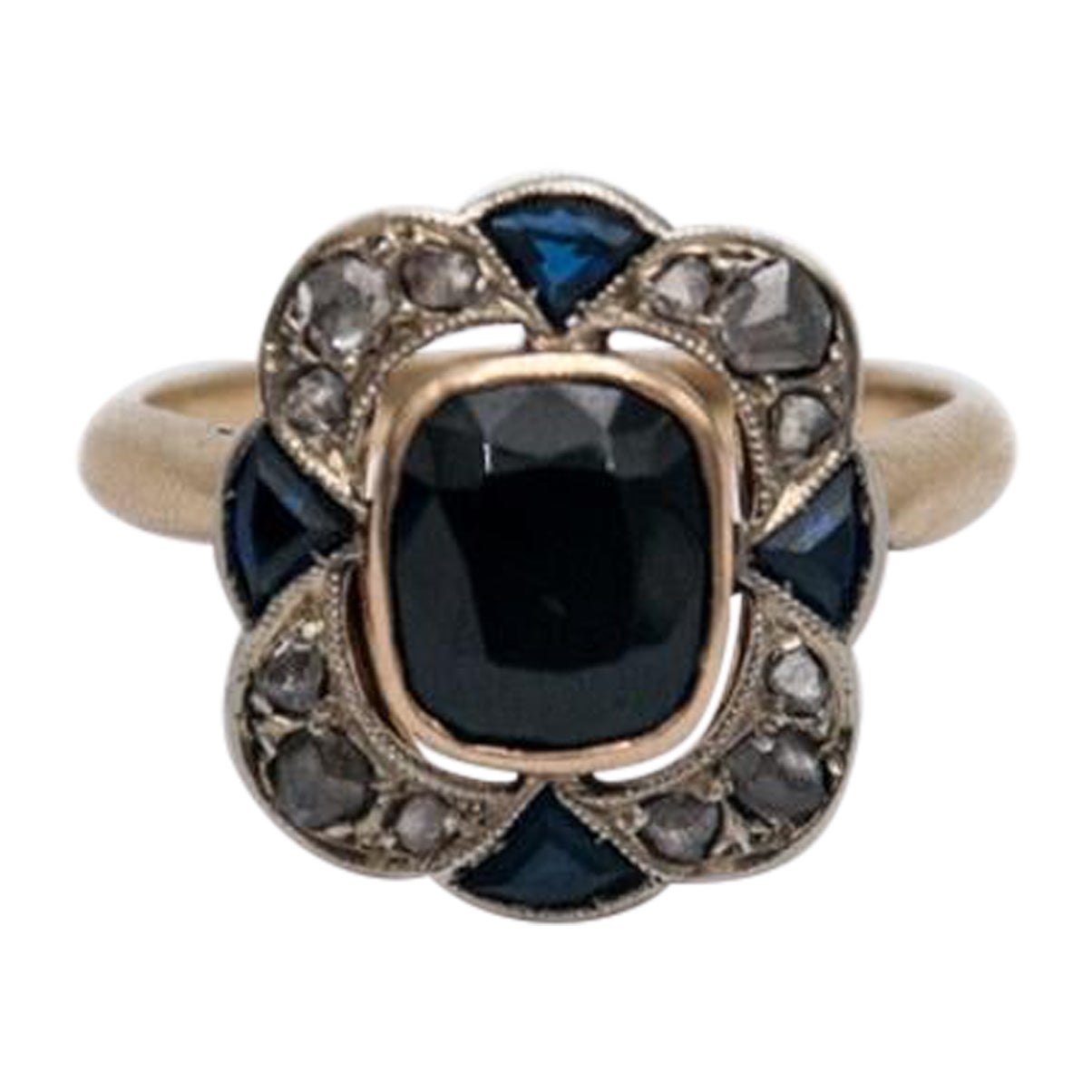 Art Deco gold ring with spinel, diamonds and sapphires, Hungary, 1940s. For Sale