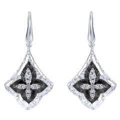   Boucles d'oreilles en argent et saphir blanc avec rhodium noir