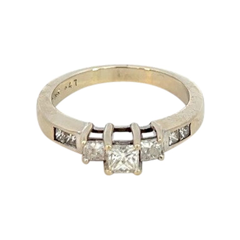 14K White Gold apx 1/2 ctw princess Diamond Engagement Ring SZ 4.75 For Sale