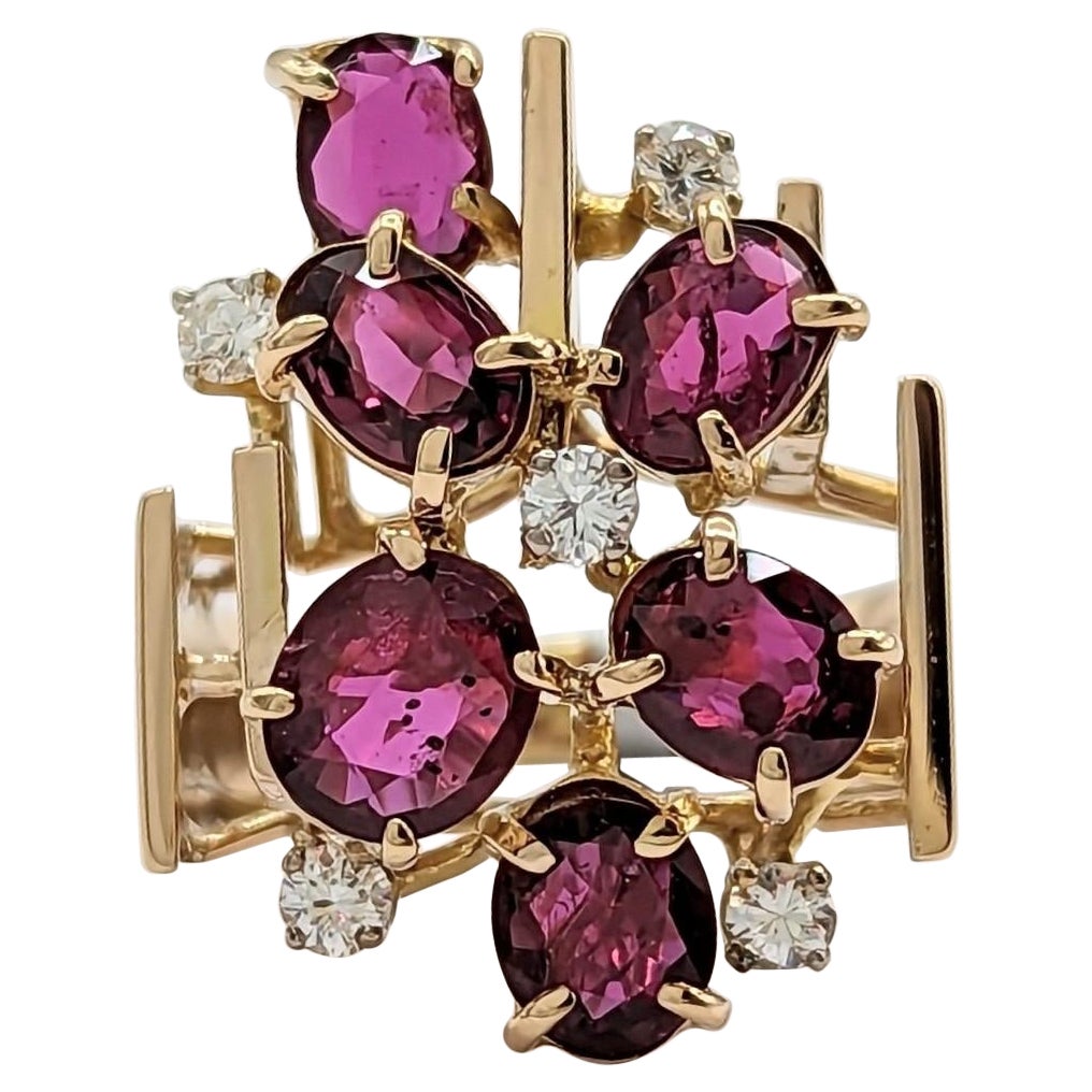 Red Garnet and White Diamond Cluster Ring in 14K Yellow Gold For Sale