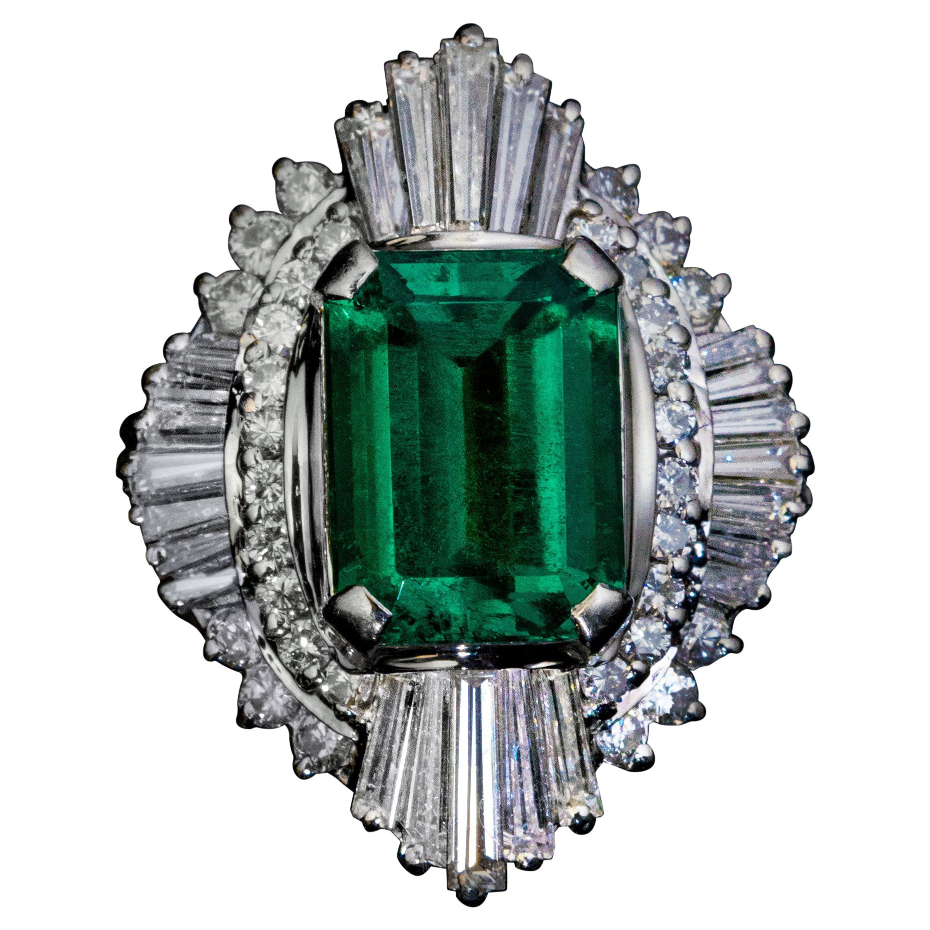 Vintage 2 Ct Colombian Emerald Diamond Engagement Ring For Sale