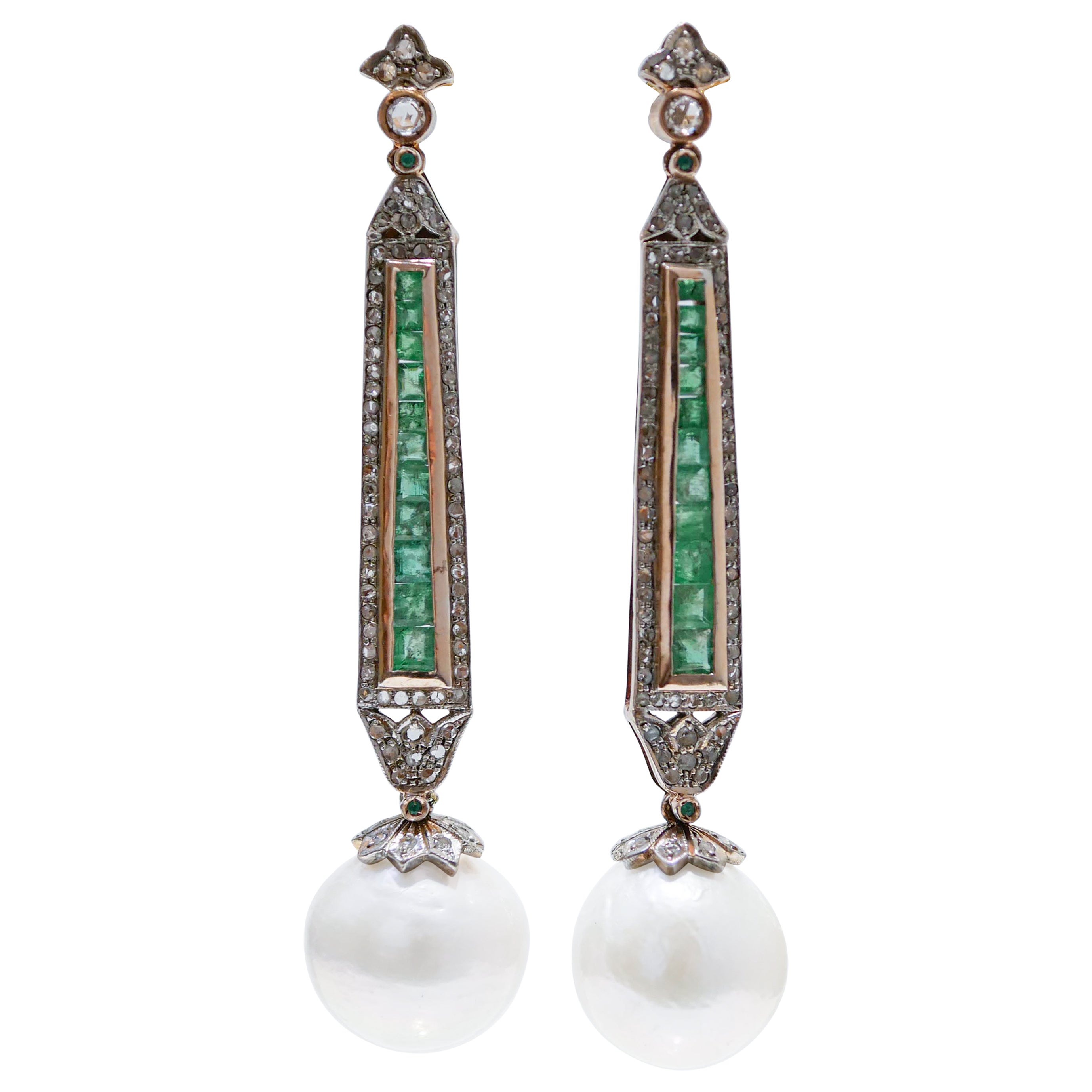 Ohrringe aus 14 Karat Roségold mit grauen Perlen, Smaragden, Diamanten und Silber.