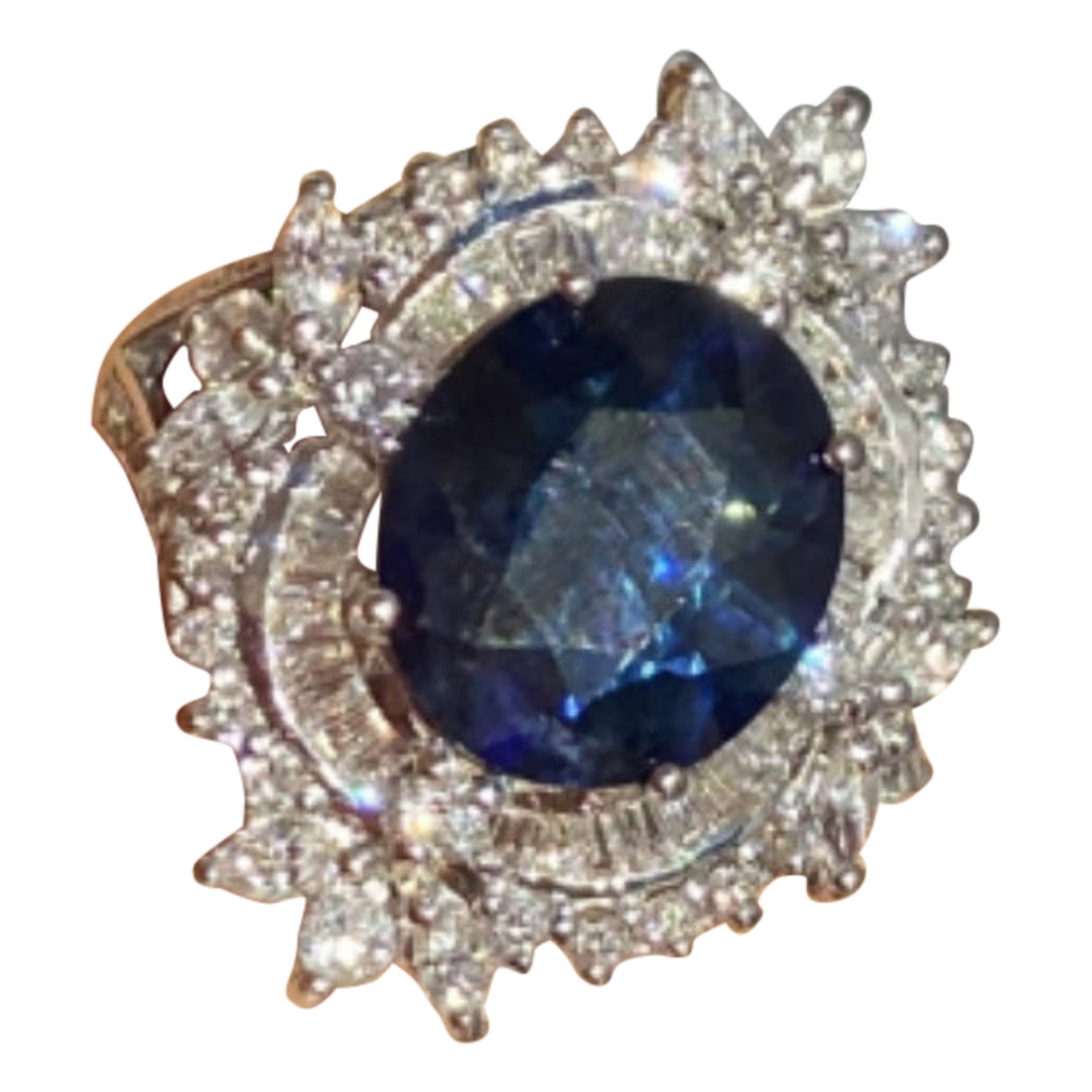 AIG Certified 4.15 Carats Ceylon Sapphire  1.53 Ct Diamonds 18K Gold Ring