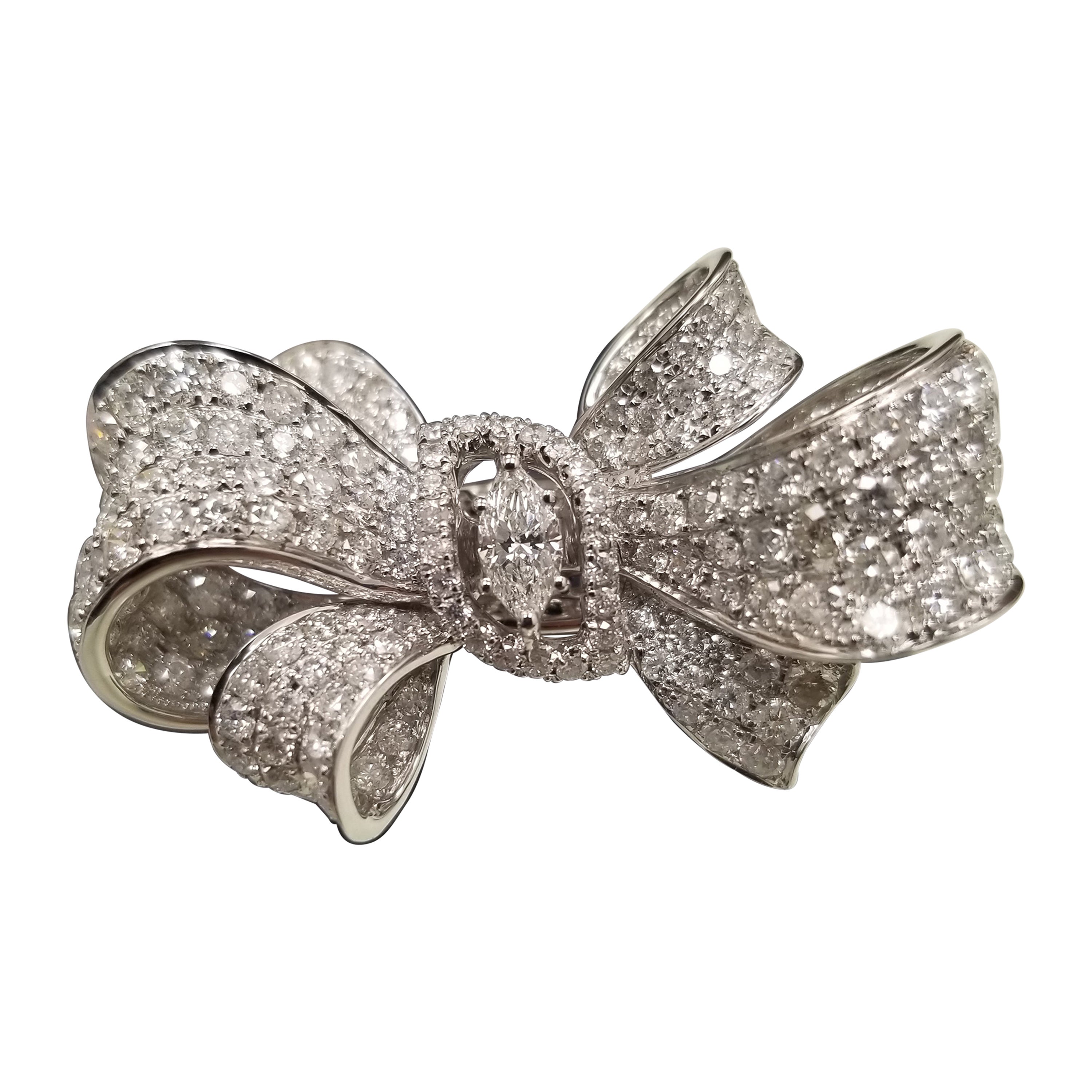Gold and diamonds Bow ring