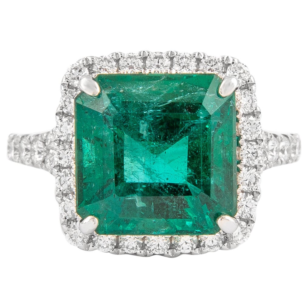 Alexander GIA certified 5.21 Carat Emerald with Diamond Halo Ring 18 Karat Gold For Sale