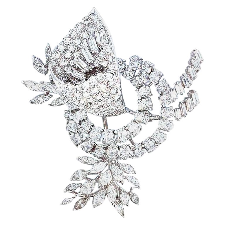 10 Carat Diamond Flower Pin 18K Gold