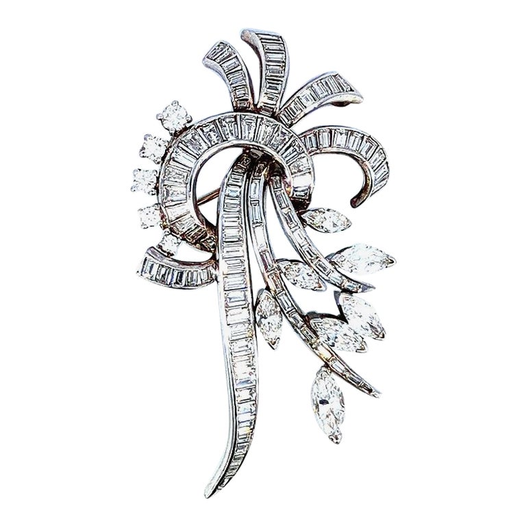 10 Carat Natural Diamond Pin in white Gold with Platinum