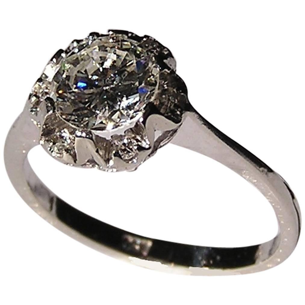 Antique Engagement 0.95 Carat Diamond White Gold Ring