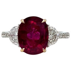 Bague de fiançailles de 4,13 carats en rubis de Thaïlande chauffé et diamants certifiés GIA