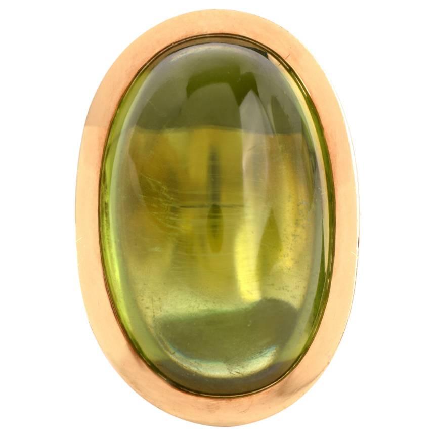 Großer 38::24 Karat Peridot Oval Cabochon Gold Ring