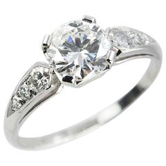 1.05 Carat Diamond and Platinum 1950s Engagement Ring 3