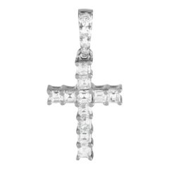 LB Exclusive Pendentif croix en or blanc 18 carats avec diamants 0,37 carat CH00108
