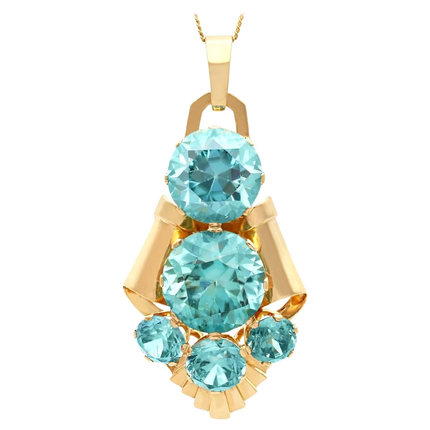 1940s Vintage 34.92 Carat High Zircon and 9k Yellow Gold Pendant / Brooch For Sale