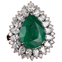 NWT $31, 500 18KT Gold Large Gorgeous Fancy Pear Emerald and Diamond Ring