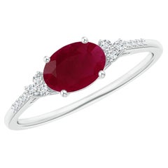 ANGARA Anillo solitario de rubí de 1 ct con acentos de trío de diamantes en platino