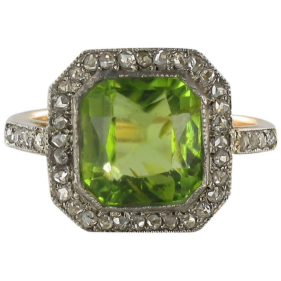 1930s Art deco Peridot and Diamond Ring