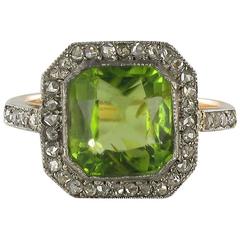1930s Art deco Peridot and Diamond Ring