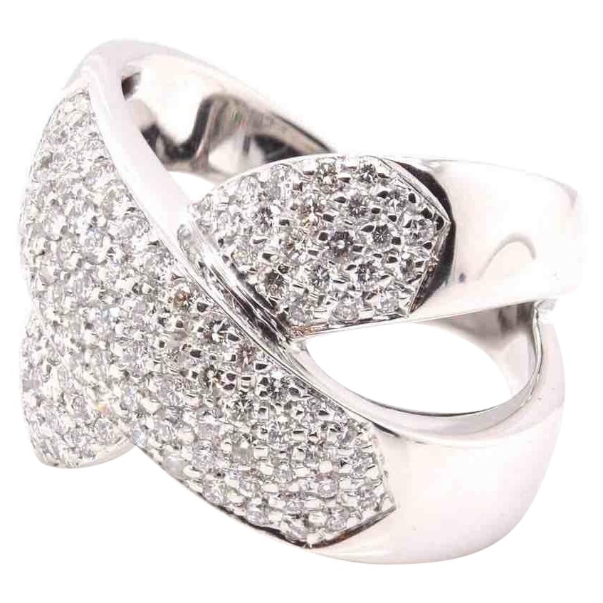 18k white gold ring set with 113 diamonds For Sale