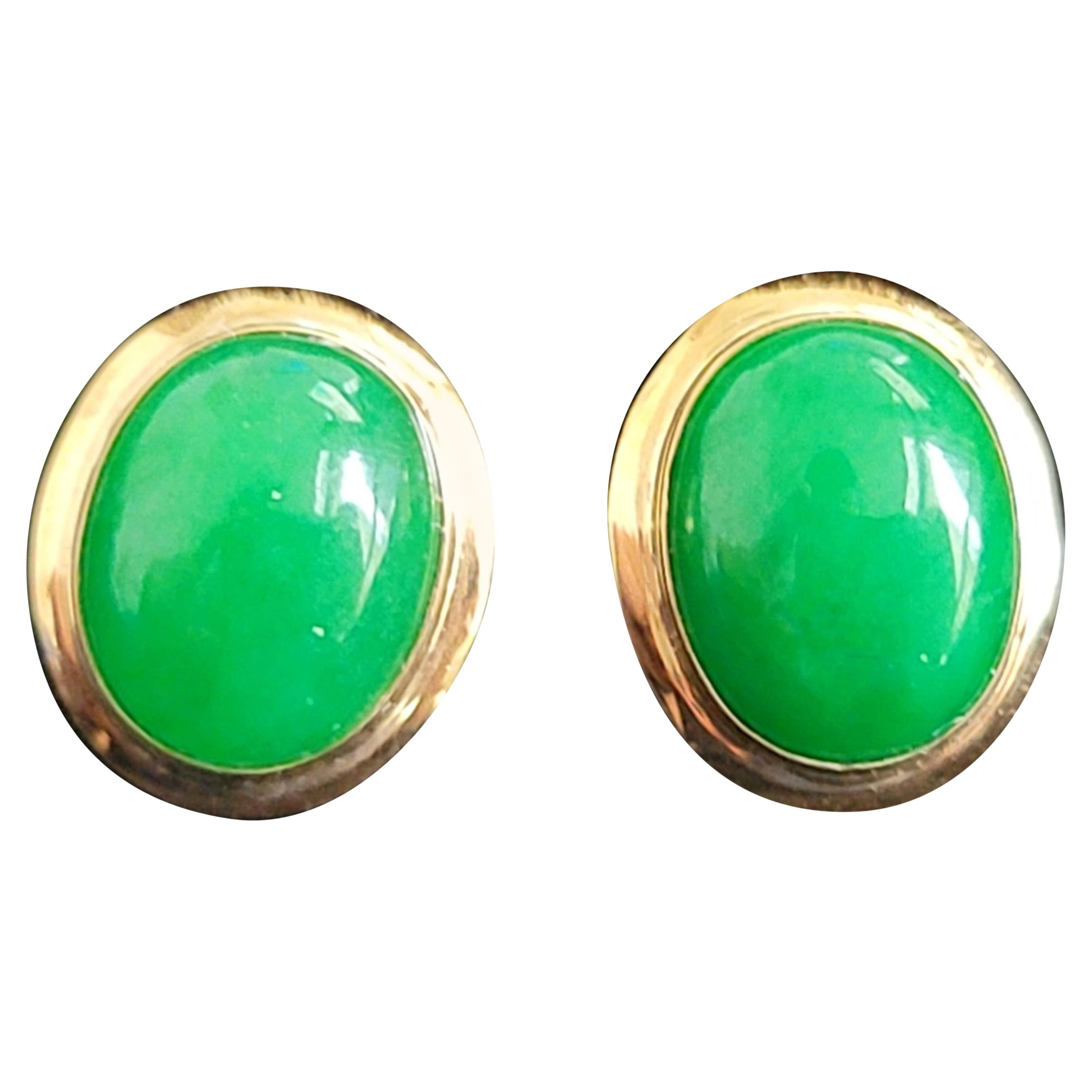 Qīng Zhong Green Jade Stud Earrings with solid 14K Yellow Gold For Sale