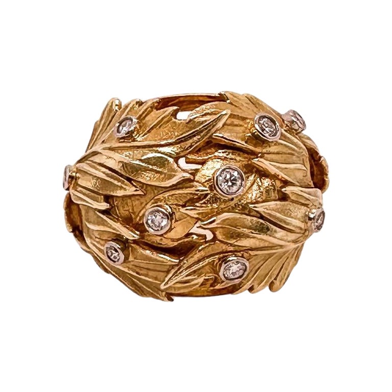 Vine Leaf Bombe Ring - 14ct yellow gold with brilliant diamonds For Sale