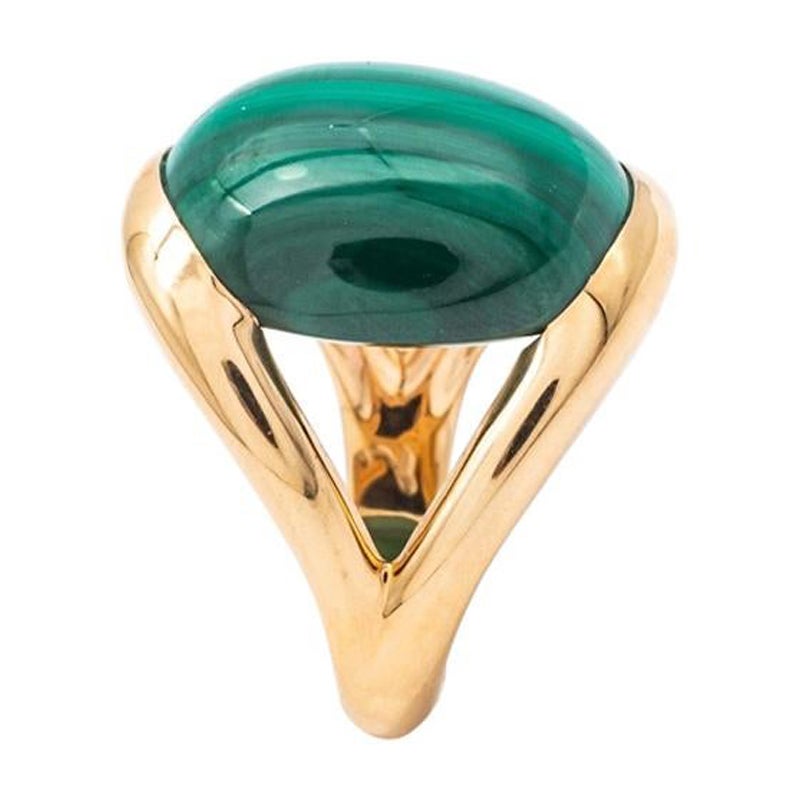 Gold Ring 18 Carat Surmonte of a Malachite Cut in Cabochon For Sale