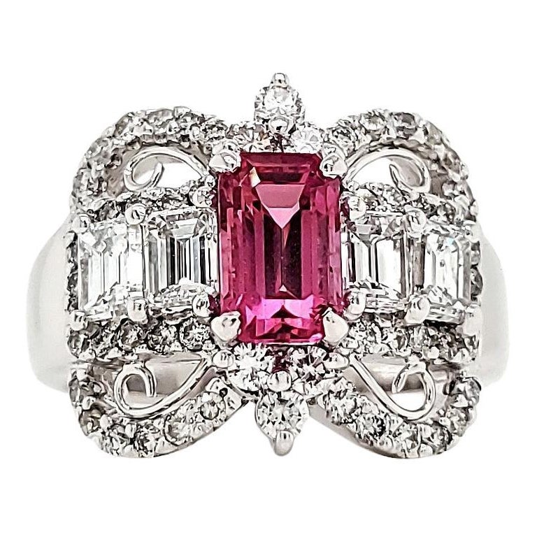 Natürlicher No Heat Pink Sapphire Ring mit Diamanten, Verlobungsring im Angebot
