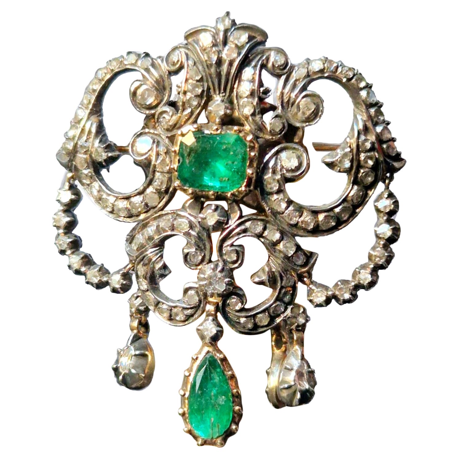 Pendentif/broche baroque ibérique (Espagne) en émeraudes et diamants 18ème siècle en vente
