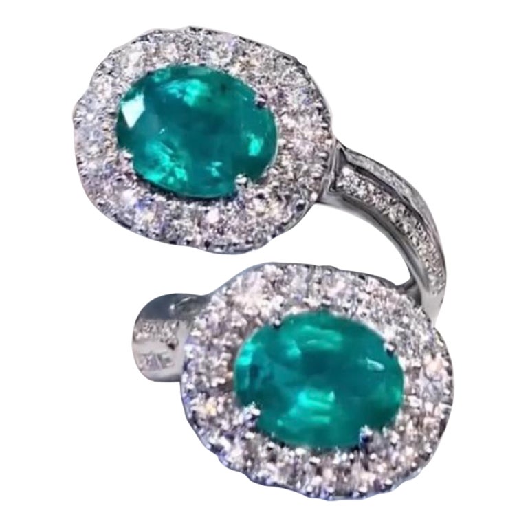 AIG Certified 5.25 Carats Zambian Emeralds  2.20 Ct Diamonds 18K Gold Ring  For Sale