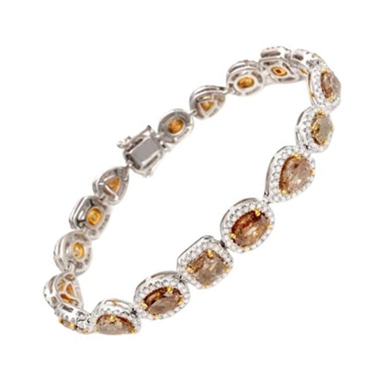 NWT $98, 000 18KT Gold Fancy Gorgeous Glittering Deco Design Diamond Bracelet For Sale