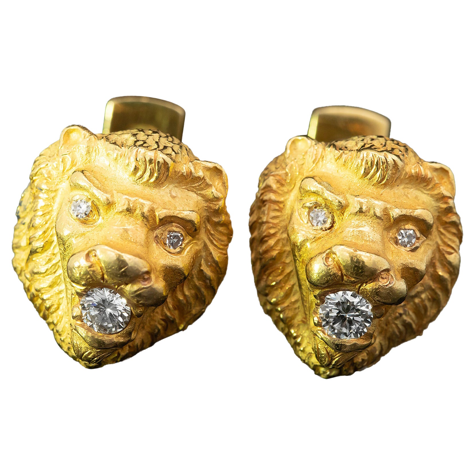 Paire de boutons de manchette Lion sertis de diamants Circa 1980 en vente