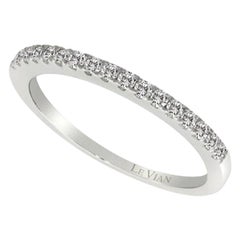 Grand Sample Sale Ring featuring Vanilla Diamonds set in 14K Vanilla Gold