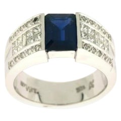 Ring mit Blueberry-Saphir- Vanilla-Diamanten in 18 Karat Vanilla-Gold gefasst