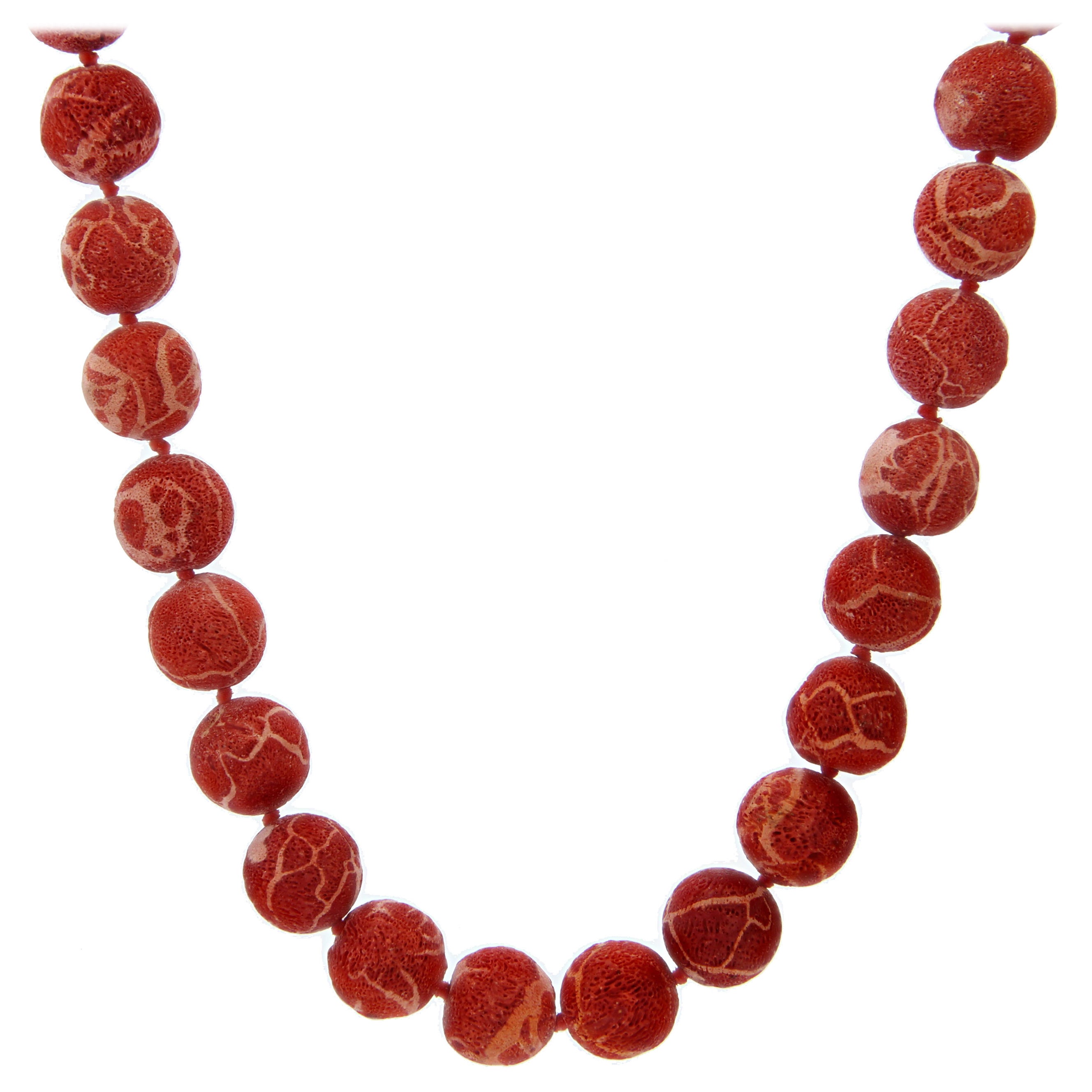 Modern Raw Coral 18 Karat Yellow Gold Chiseled Clasp Necklace For Sale