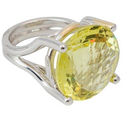 "Costis" Stone on Wire Ring with Round 26.30 carats Lemon Quartz