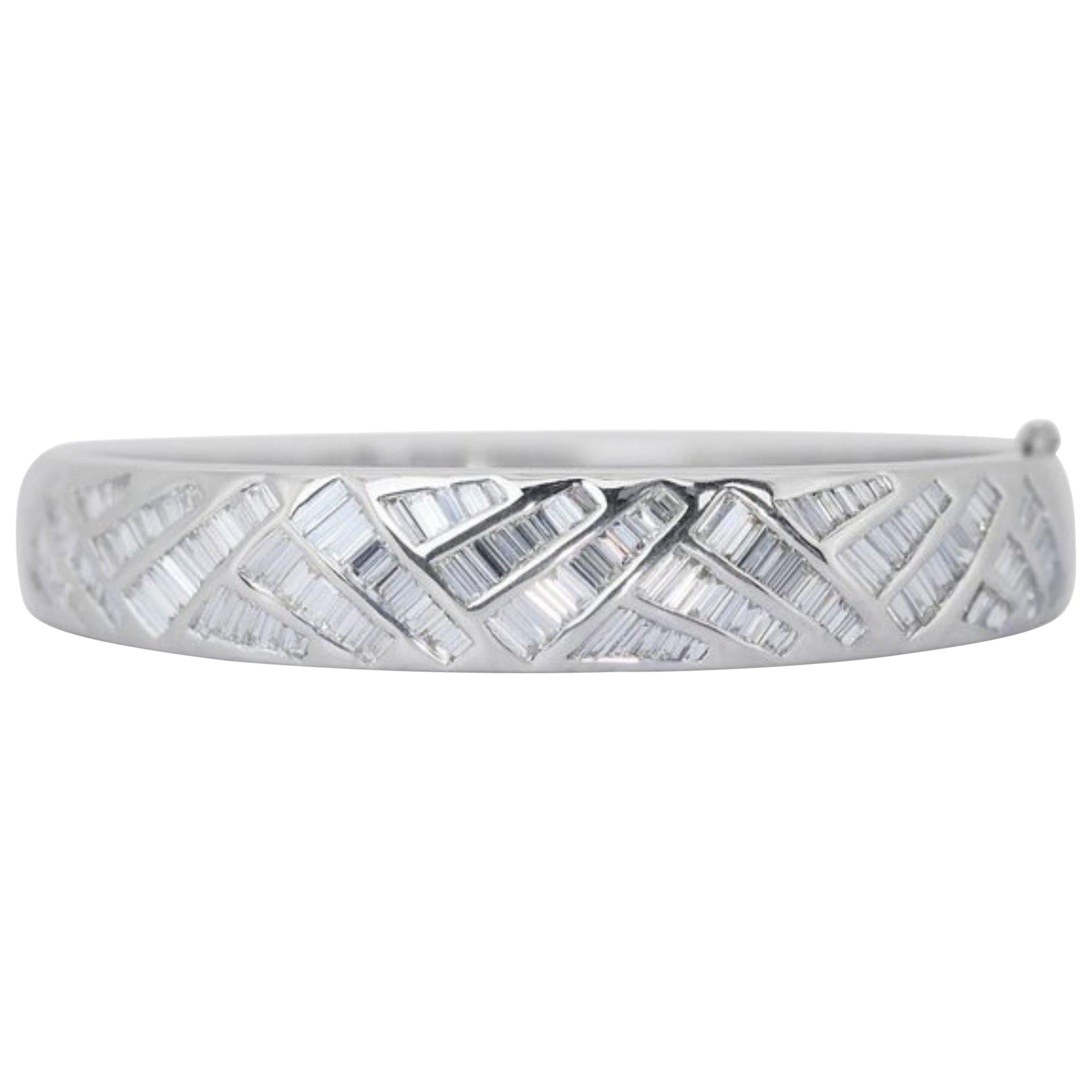 Sparkling 5.63ct Baguette Diamond Bracelet in 18K White Gold For Sale
