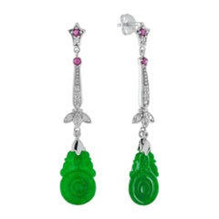 Boucles d'oreilles de style vintage en or blanc 9 carats avec jade orange sculpté, diamants et rubis