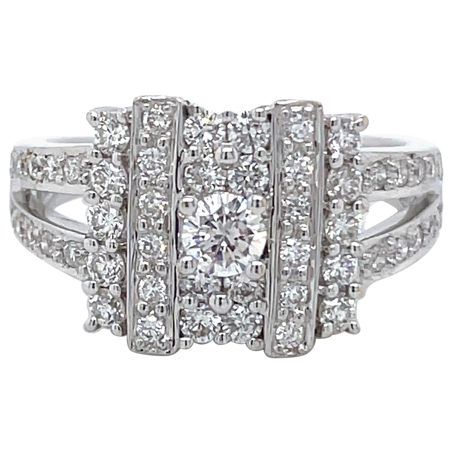 18k White Gold Diamond Engagement Ring For Sale