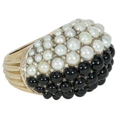 Vintage French Mid-Century Gold, Onyx, and Pearl Bombé Ring