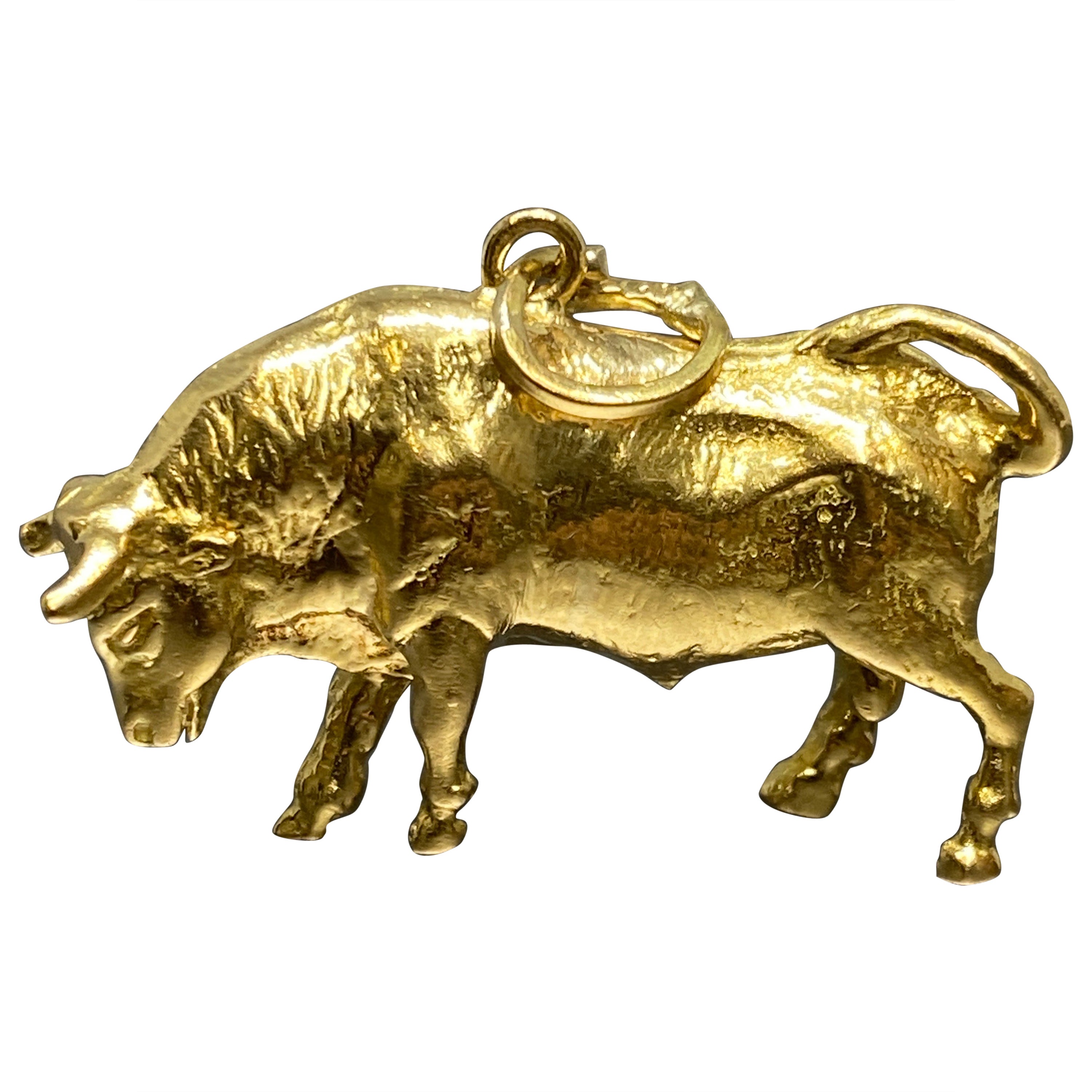 Vintage Heavy 18k Yellow Gold Bull, Ox Taurus Charm Pendant