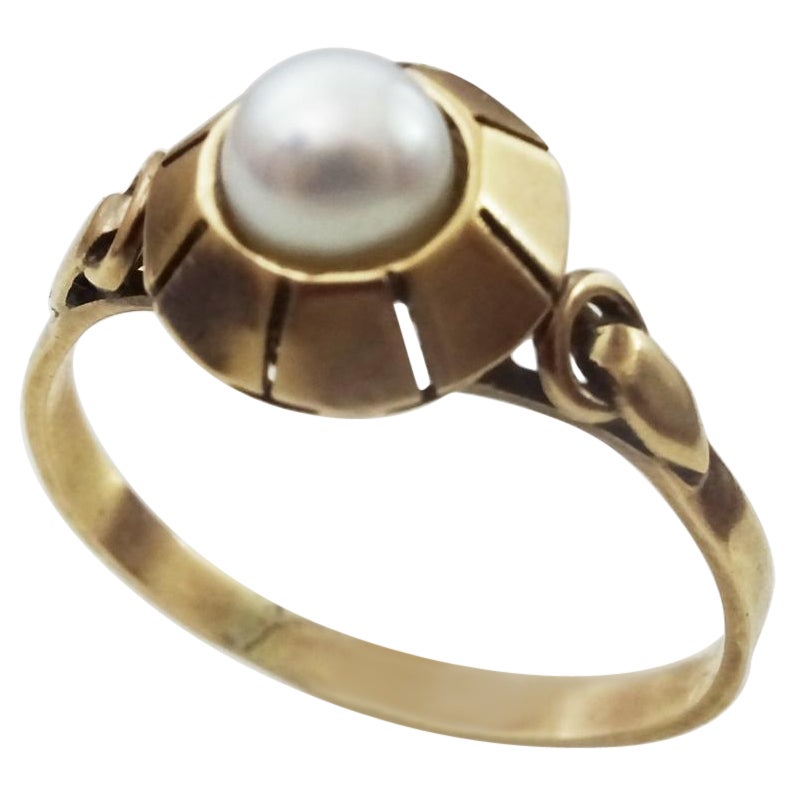 Vintage 14 karat Gold and Pearl Handmade Vintage Ring For Sale
